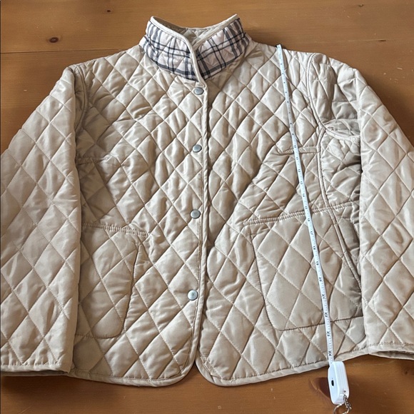 Quilted Reversible Beige Jacket - Size Large. - Picture 9 of 15
